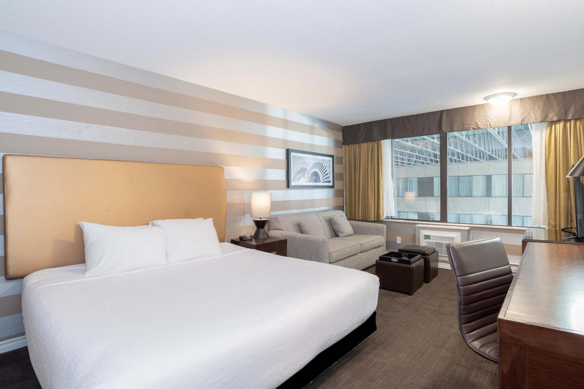 Sandman Hotel Пентиктън Екстериор снимка