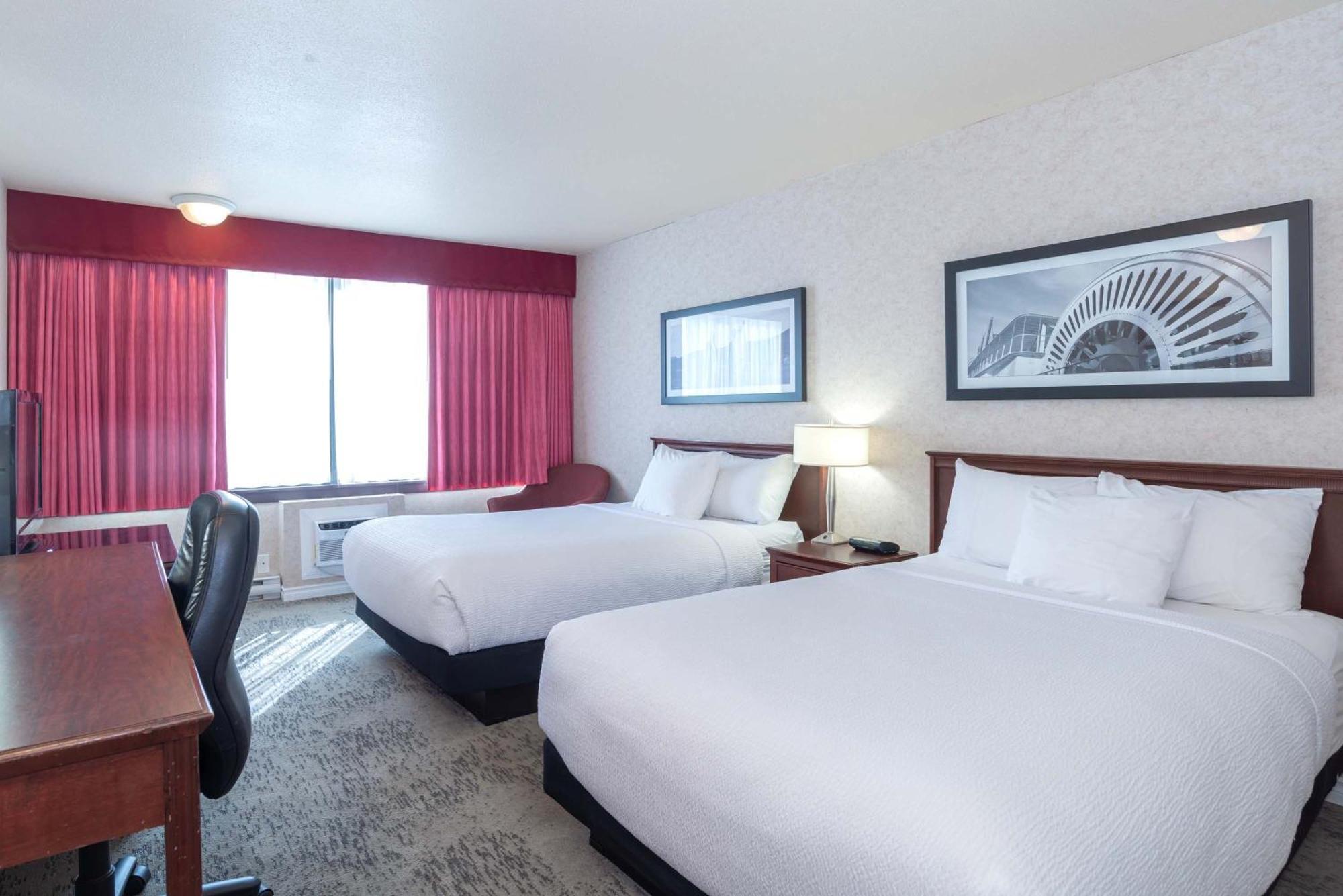 Sandman Hotel Пентиктън Екстериор снимка